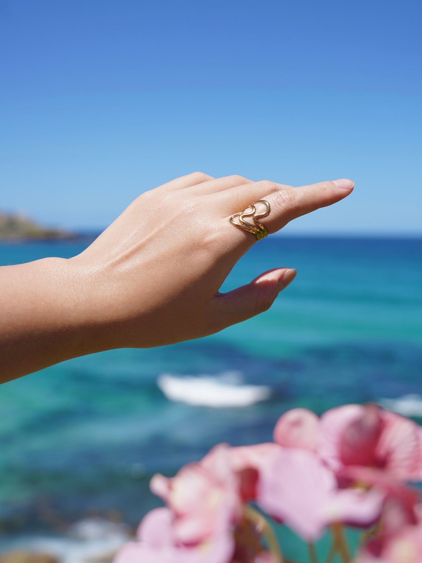 π Wave Flow Ring