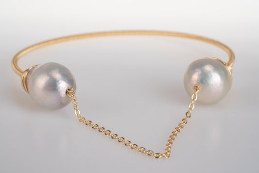 Minimalist Pearl Chain Bangle