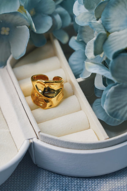 ✨ Molten Gold Ring