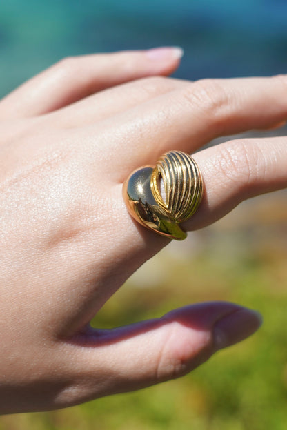 ✨ Sculpted Shell Ring