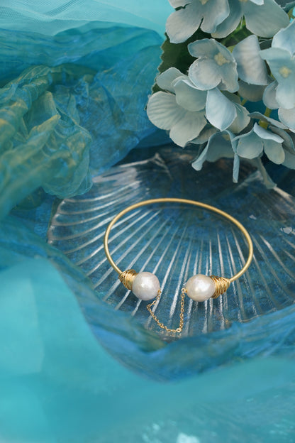 Moonlink Pearl Cuff Bracelet