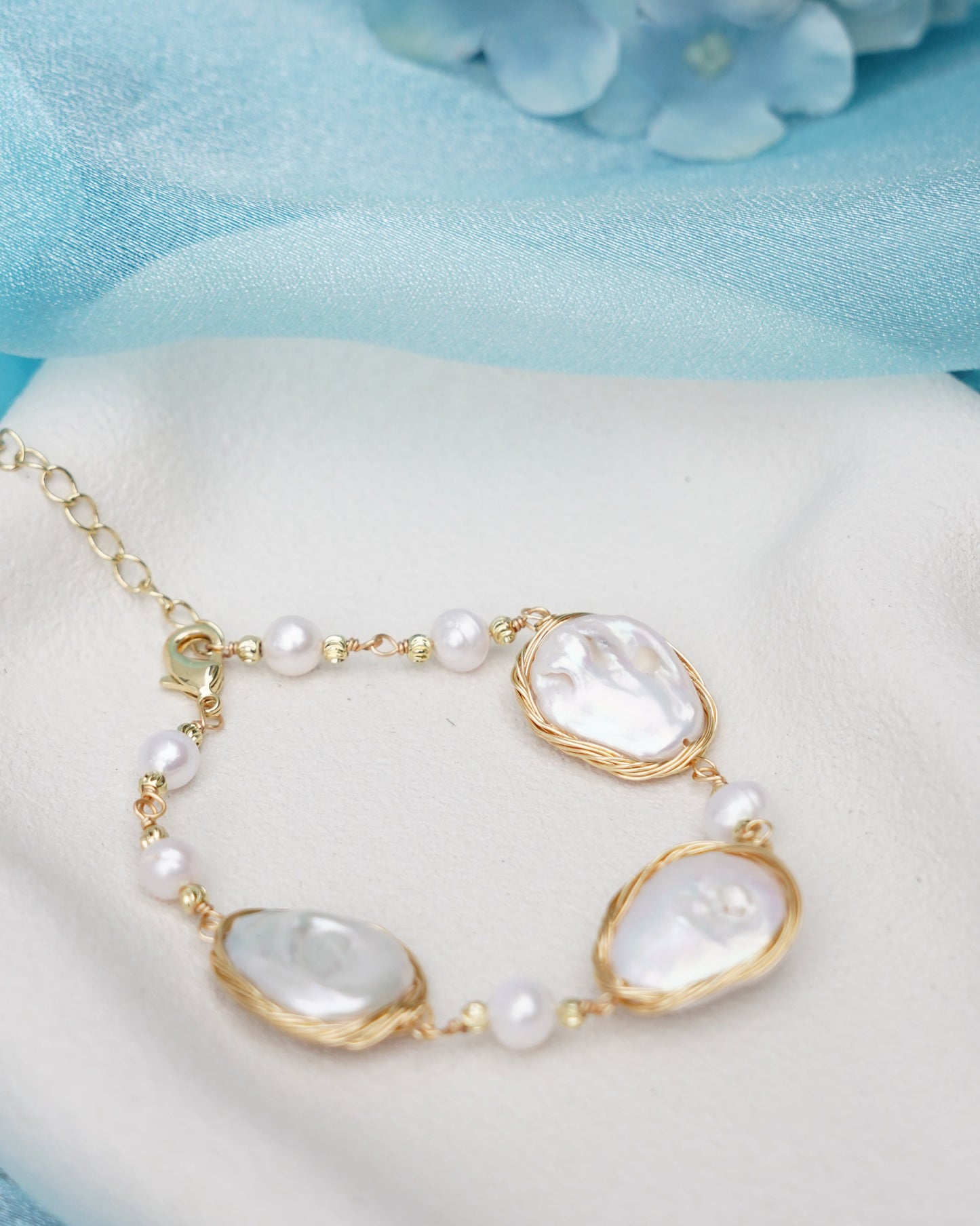 Tidebound Pearl Bracelet